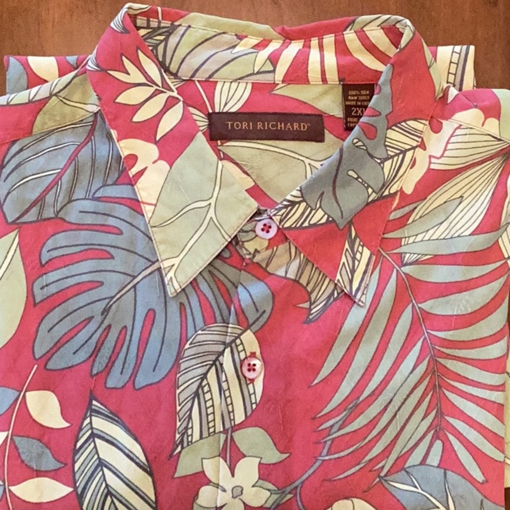 Mens Tori Richard short sleeve button down shirt.